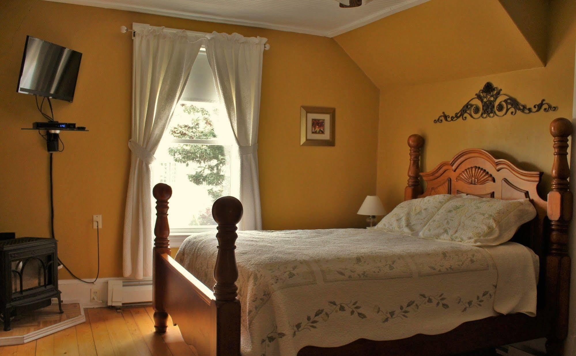 Blue Shutters Inn Carriage House Studios Ogunquit Exterior photo